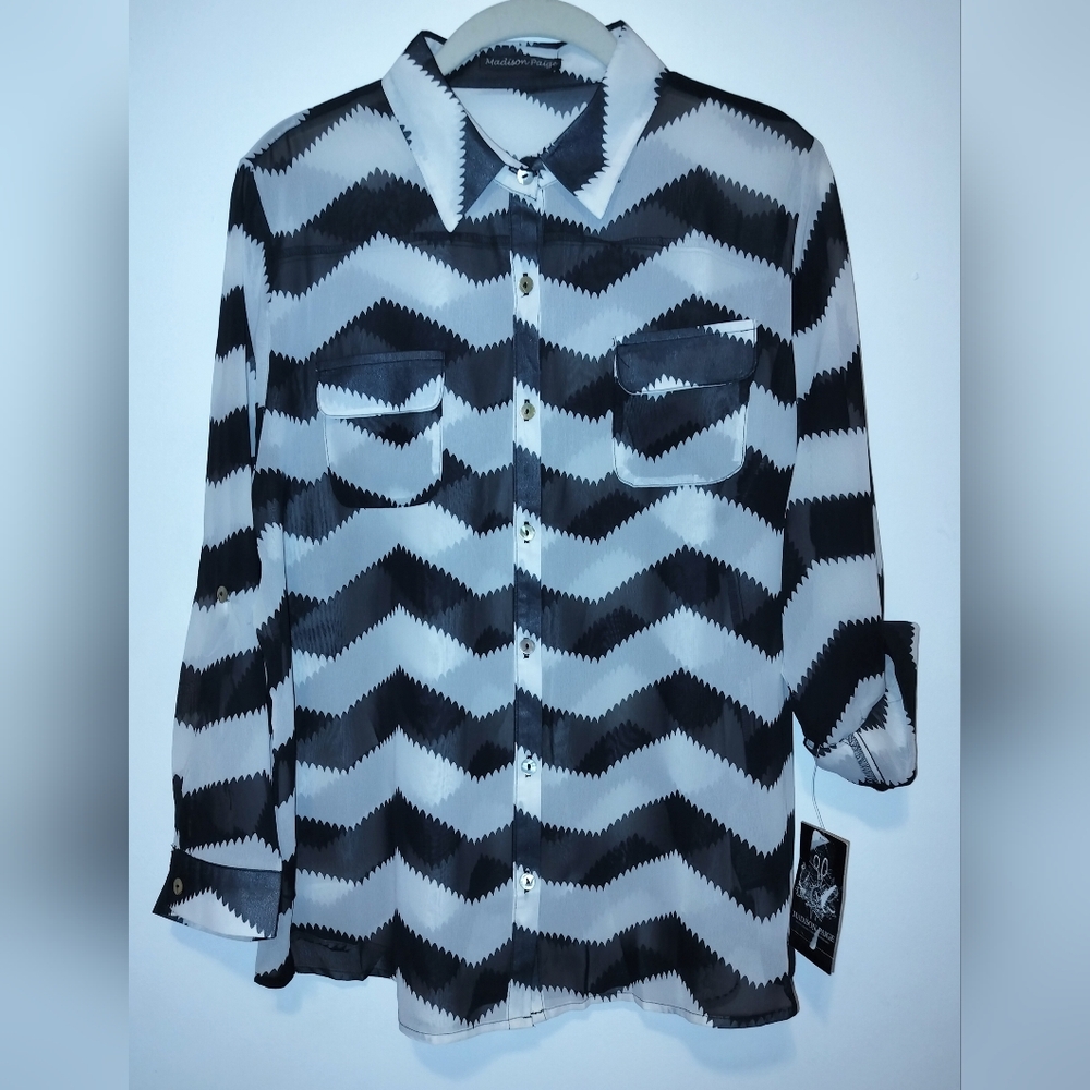 NWT Madison Paige Women's Black and White Zigzag Blouse XL